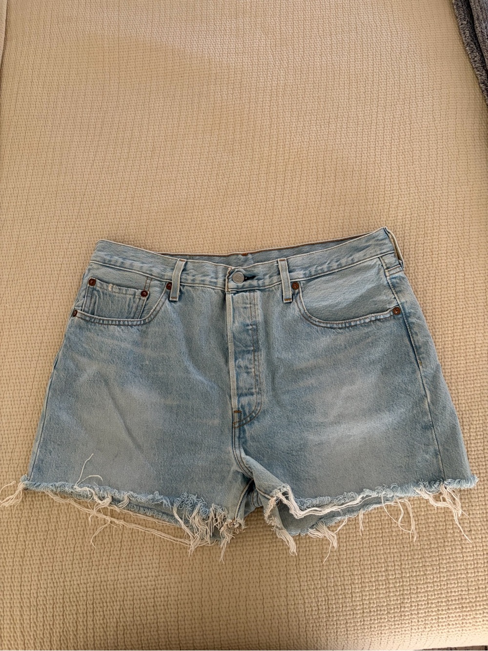 Levi’s 501 high rise cut off shorts